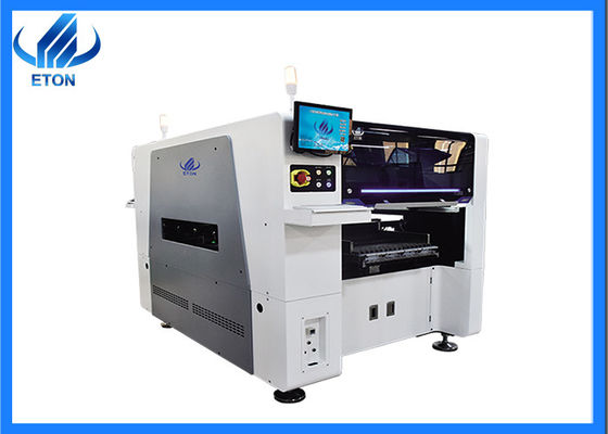 De oogst van de LEIDENE straatlantaarn productiemachine 90000CPH en plaatsmachine