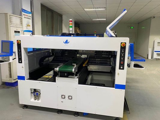 64 voeders SMT dat Machine Automatische Hoge Stabiliteit voor Flexibele Strook opzetten Geen Draad