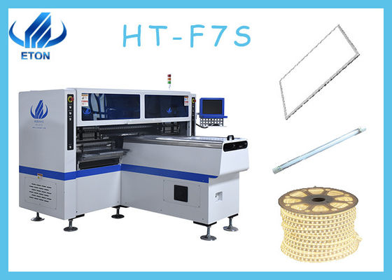 68 LEIDENE van de Voedersvertoning Oogst en de Groep die van de Plaatsmachine afzonderlijk het Plaatsen plukken
